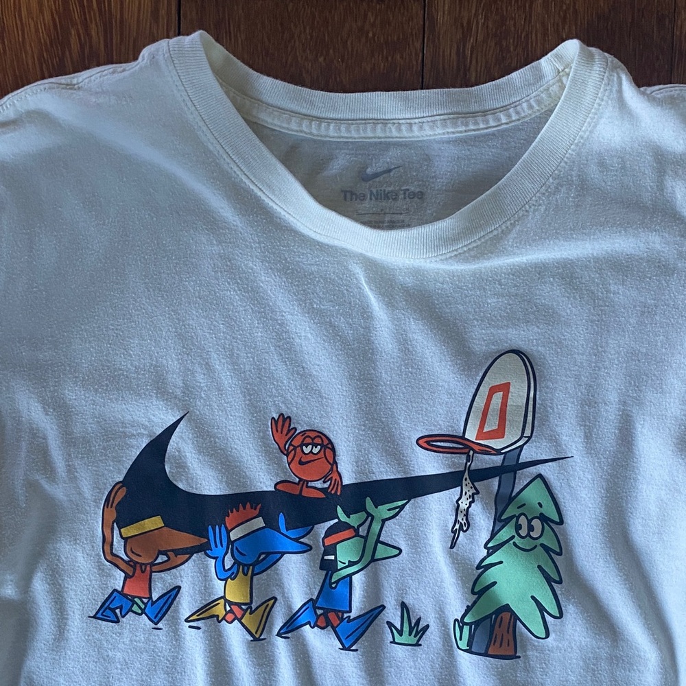 Nike Cream Cotton Tee with Colorful Cartoon Graphic size S/M 🤍💖